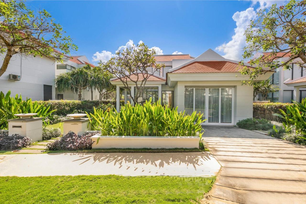 Luxury Pool Villa Close To The Private Beach Da Nang Exterior photo