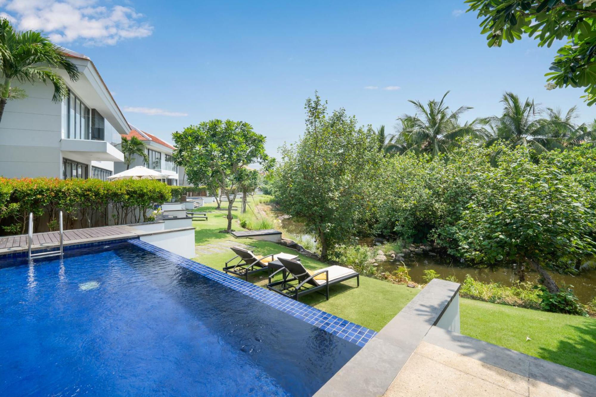 Luxury Pool Villa Close To The Private Beach Da Nang Exterior photo