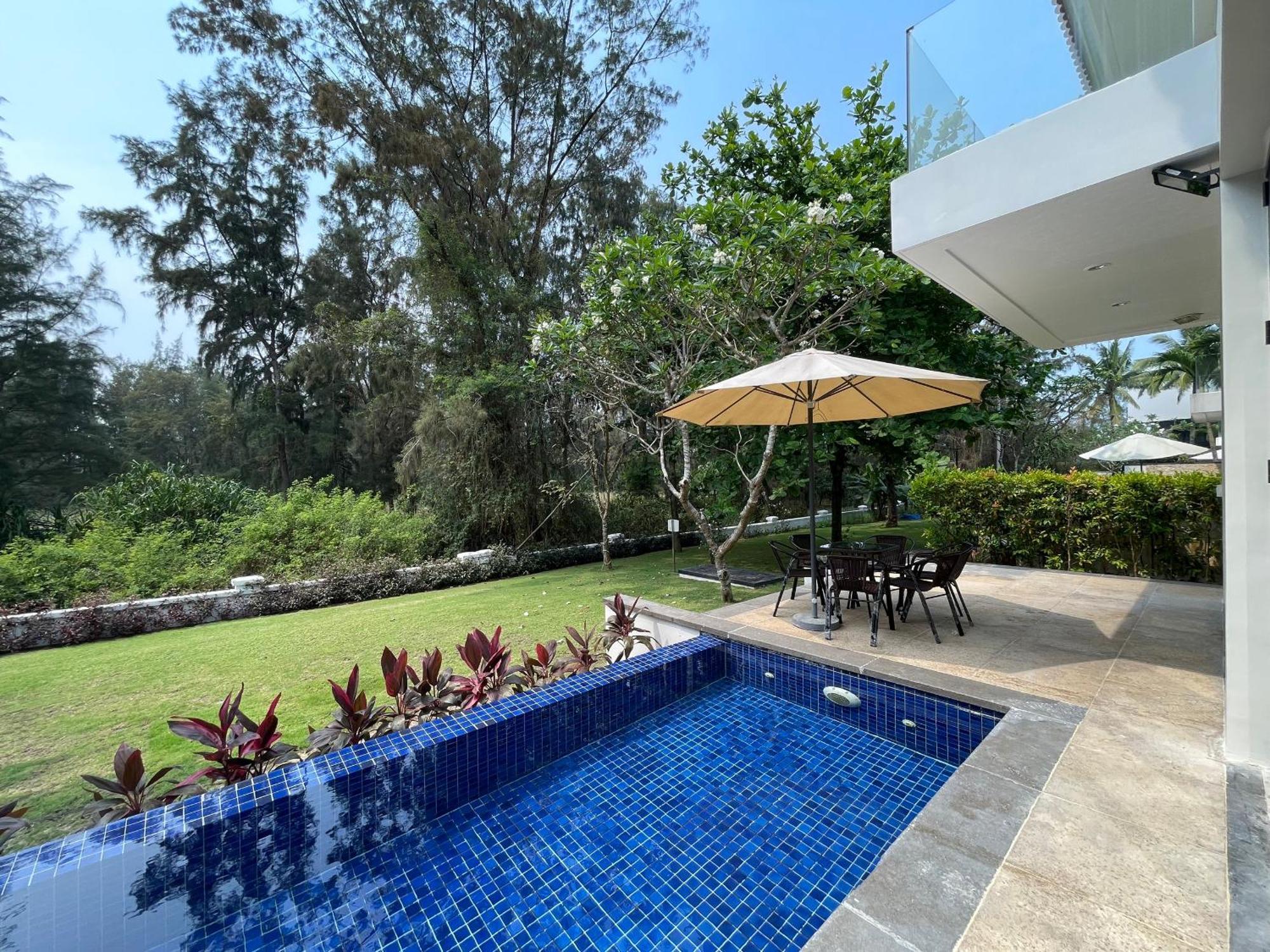 Luxury Pool Villa Close To The Private Beach Da Nang Exterior photo